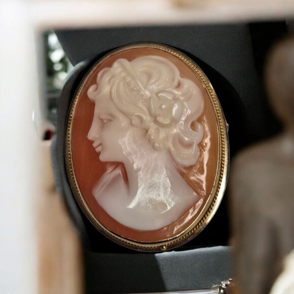 Vintage Italian Cameo in 14K Gold Handcrafted in Napoli 585 Yellow Gold Pendant - Picture 10 of 14